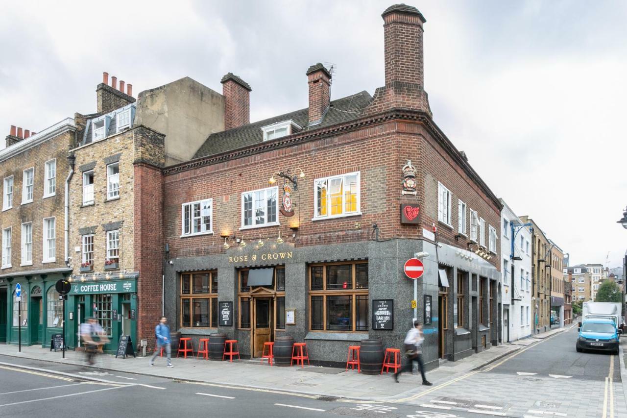 Publove @ The Rose & Crown Hostel London Exterior photo